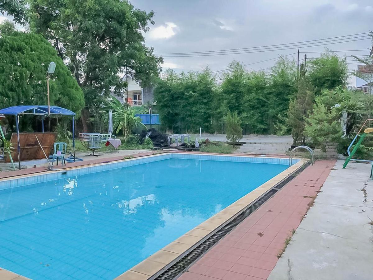 Rumah Panggung Guest House Syariah Mitra Reddoorz Cirebon Buitenkant foto